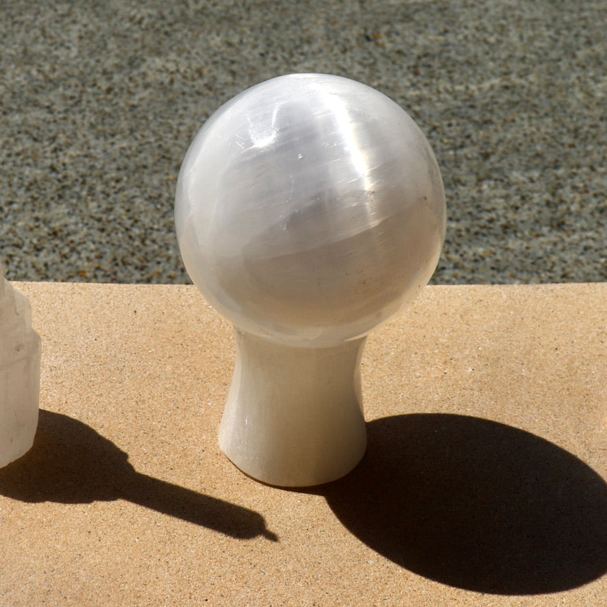 2.5" inch selenite sphere stand